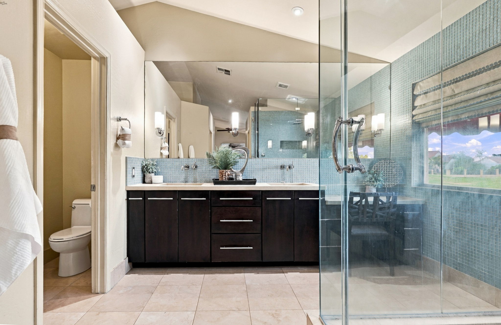 2094 W Peninsula Cir gallery photo 6